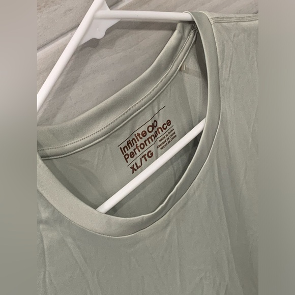 Infinite Performance loose fit workout top - Picture 2 of 4